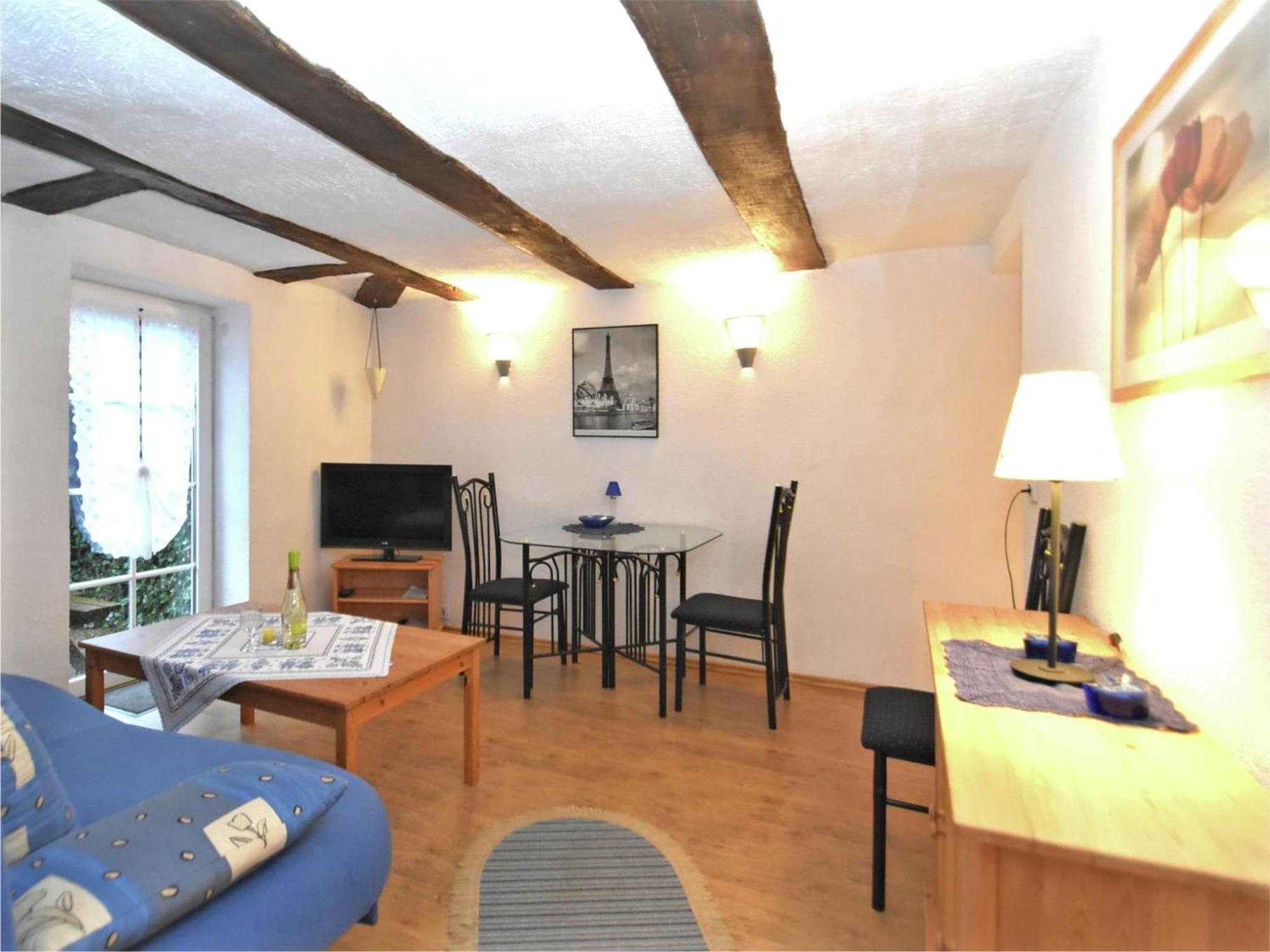 Small Apartment In Hesse With Terrace And Garden Frielendorf Eksteriør bilde